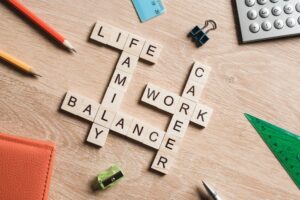 Work-Life-Balance mit Scrabble-Buchstaben