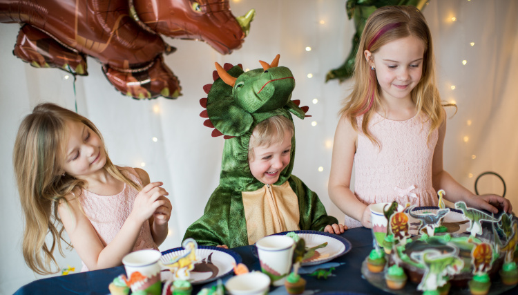 Kindergeburtstag feiern: Planen, Gäste einladen, Essen zubereiten... alles Wichtige im Überblick